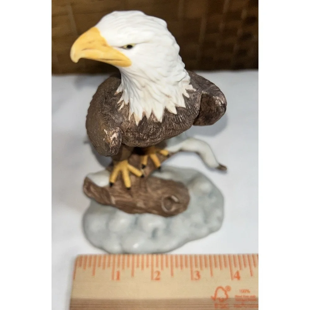 Bald Eagle Standing Figurine 6.25 x‎ 4.25